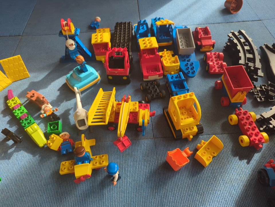 Duplo Set - Bausteine, Tiere, HmFahrzeuge, Eisenbahn, Krähne in Neckarsulm