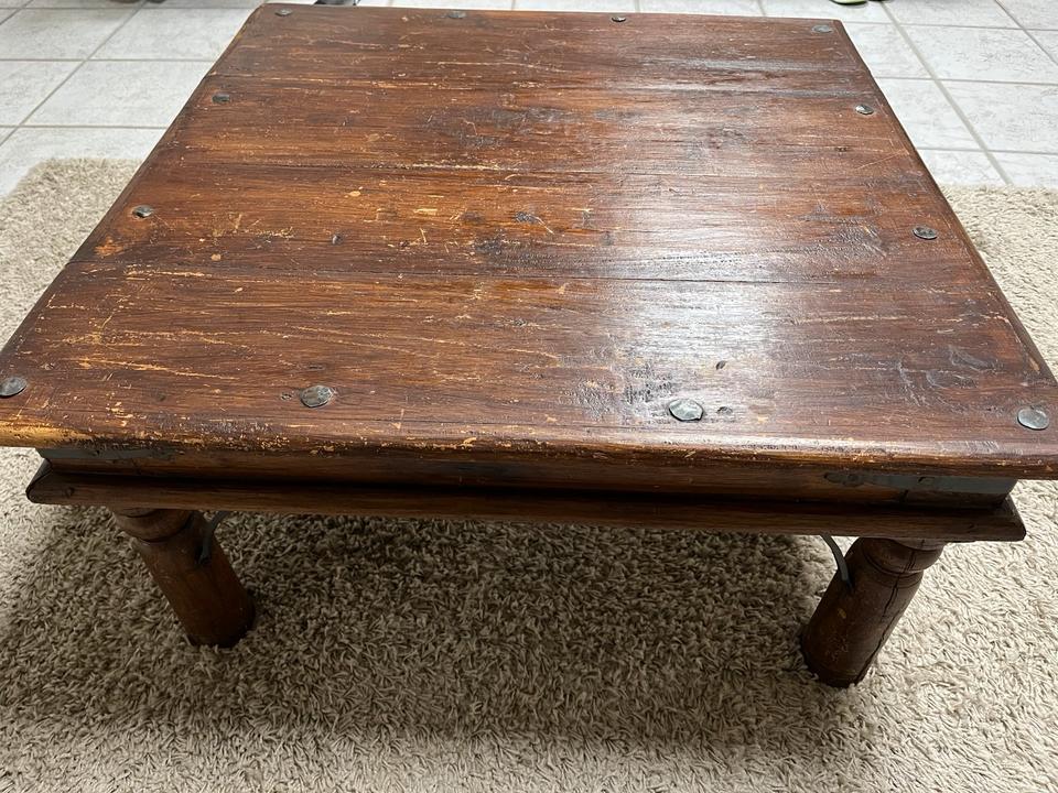Kolonialstil Tisch Couchtisch Holztisch massiv 80x80 vintage in Kürten