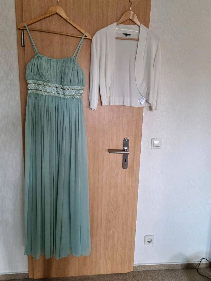 Kleid und Jäckchen festlich in Kolkwitz