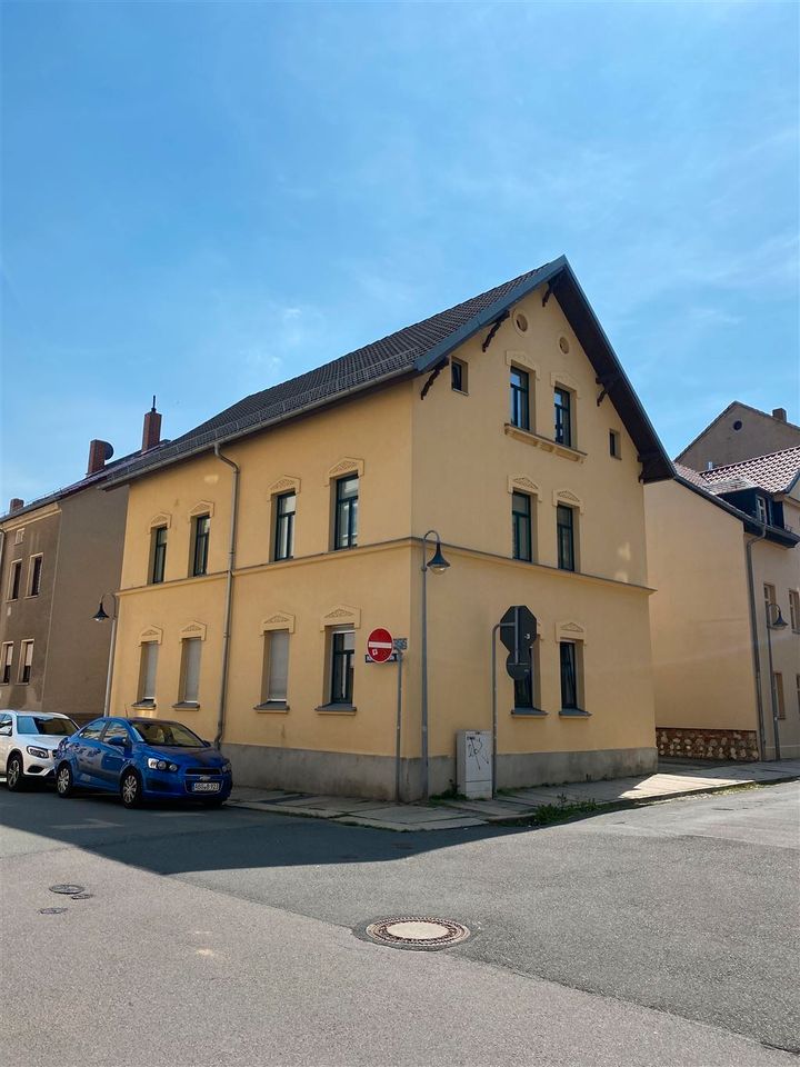 3 Raum Dachgeschoß mit Stellplatz und Balkon - Kapitalanlage - vermietet in Altenburg