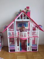 Barbie Traumhaus mit Puppen  und Möbeln Nordrhein-Westfalen - Schwerte Vorschau