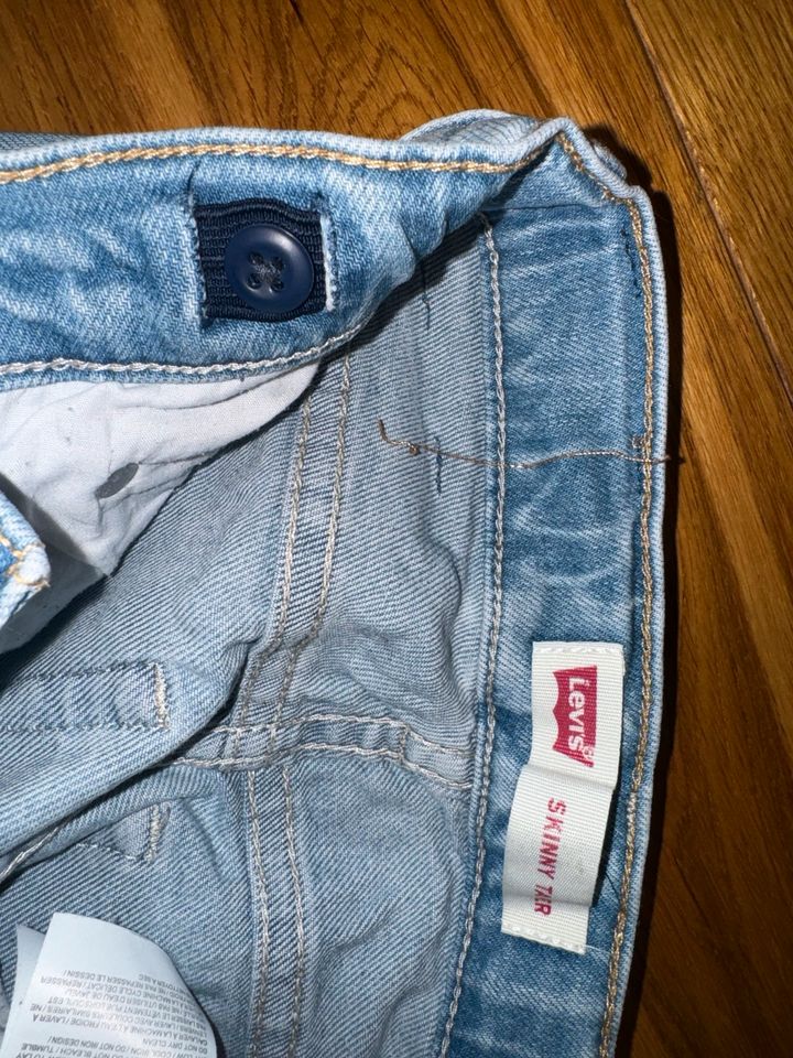 Levi’s Levis Jeans skinny taper für Jungen 140 used Look neuw in Bremen