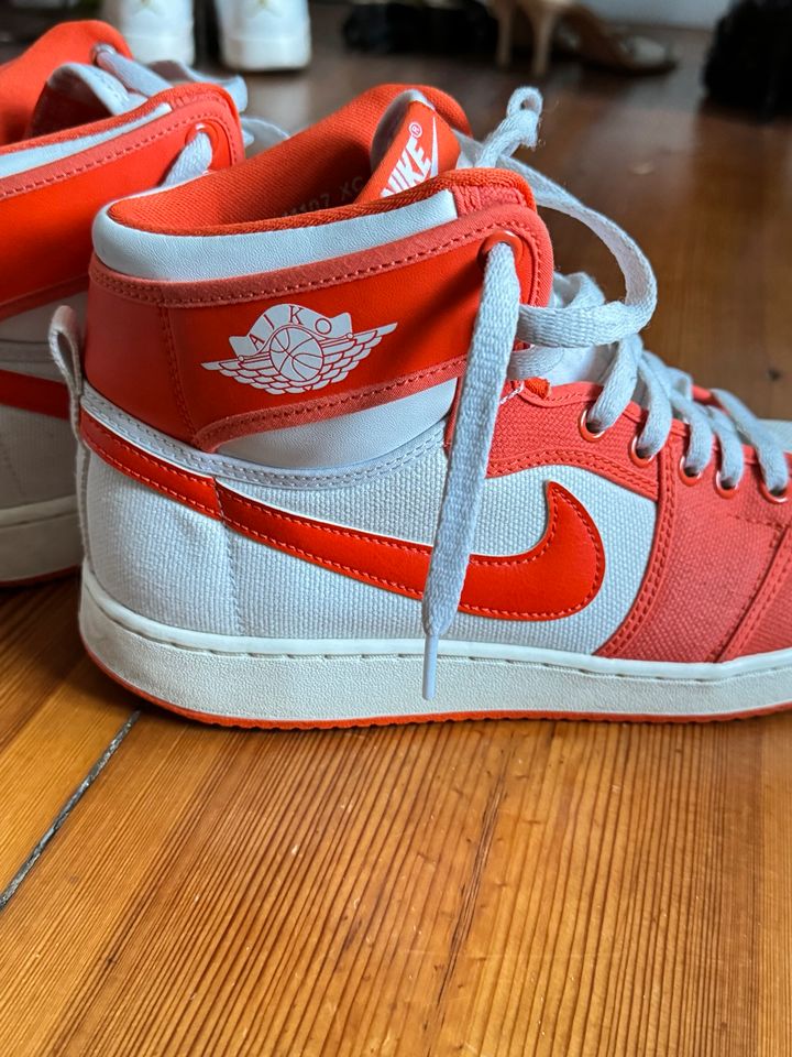 Nike Air Jordan 1 Retro Aiko Sneakers orange high in Berlin