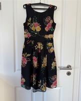 S.Oliver - Kurzes schwarzes Blumenkleid Nordrhein-Westfalen - Lippstadt Vorschau