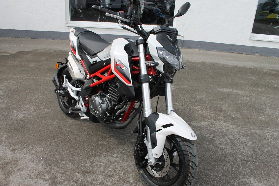 Benelli TNT 125 Tornado Naked Bike NEUFAHRZEUG in Willebadessen