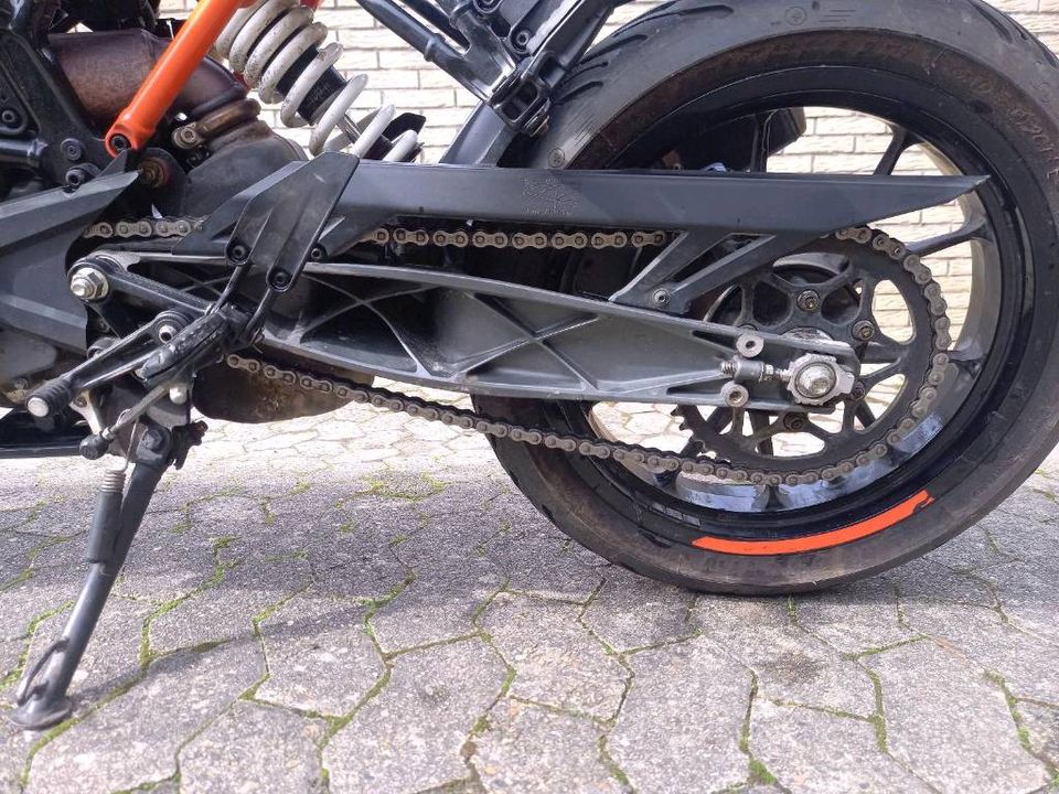 KTM Duke 125 ccm mit ,,KTM Garantieverlängerung" in Bahrdorf