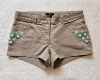 *NEU* Shorts Hose mit Stickerei beige Jeans S 36 Niedersachsen - Wedemark Vorschau