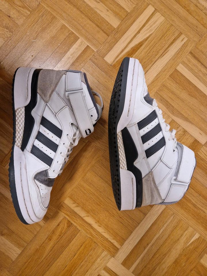 Adidas Forum 84 Mid 43 1/3  US 9 1/2 in Haan