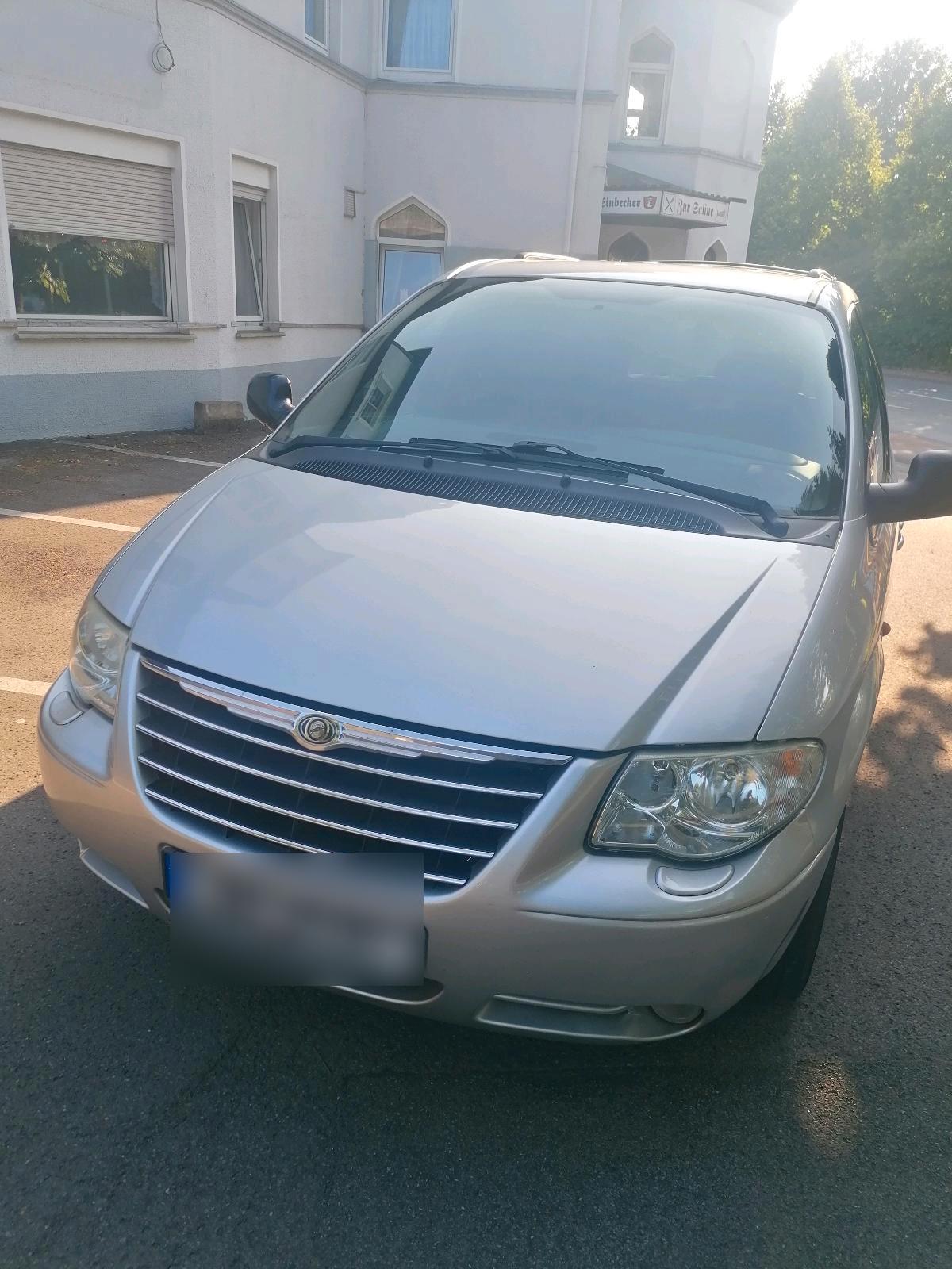 Abbildung des Autos Chrysler Grand Vogayer, …