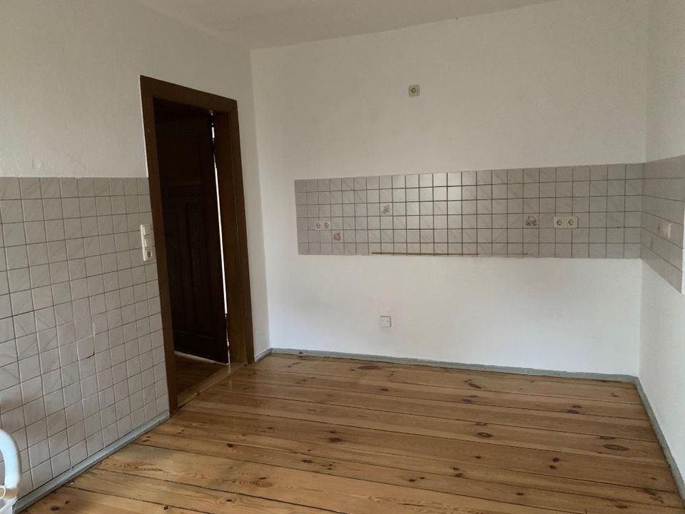 Frisch renoviert zum Einzug - 3-Z/K/B-DG-Wohnung mit separatem Zimmer, Dusche UND Wanne in Elsterberg