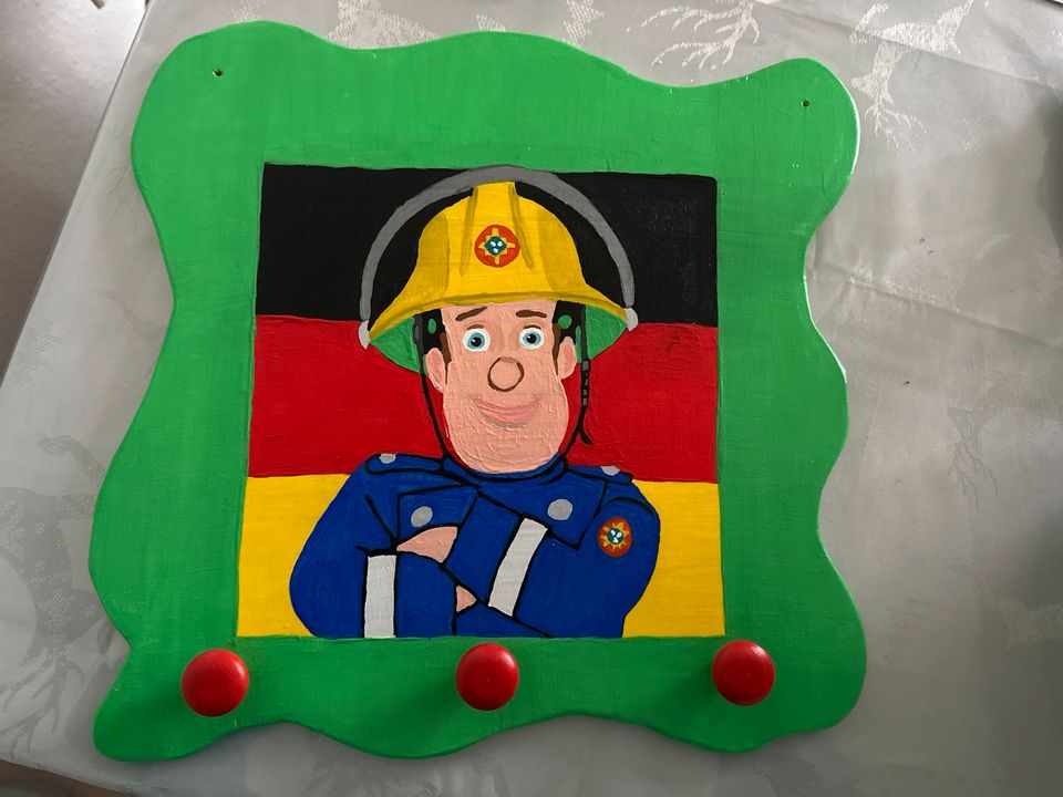 Kindergarderobe „Feuerwehrmann Sam“ selbst gemacht in Solingen