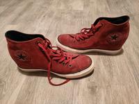 Converse Chucks mit Absatz Wildleder dunkelrot Größe 41 Hessen - Taunusstein Vorschau