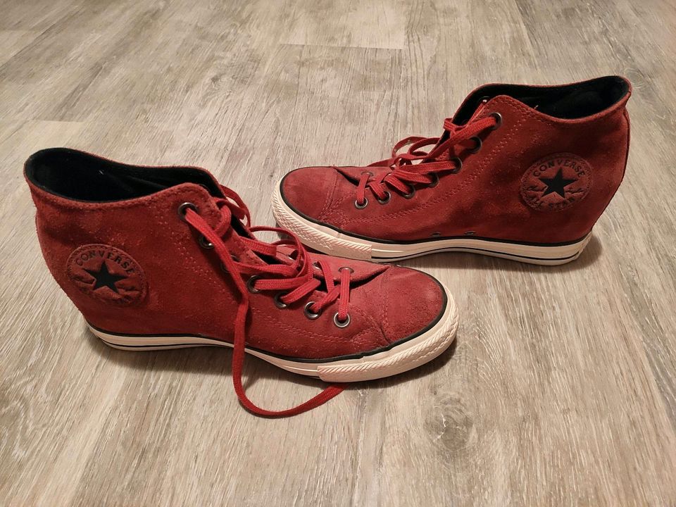 Converse Chucks mit Absatz Wildleder dunkelrot Größe 41 in Hessen -  Taunusstein | eBay Kleinanzeigen ist jetzt Kleinanzeigen