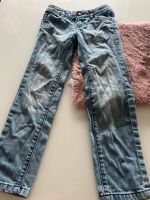 Tommy Hilfiger gr. 110 hell blaue Jeans 2 Flecken Mädchen Hessen - Bad Emstal Vorschau