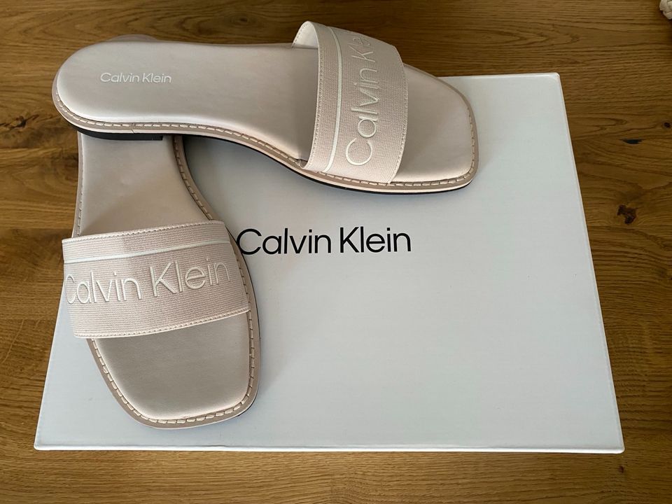 Neuwertig: Calvin Klein Squared Slide Pantolette 37 (NP: 99€) in Erfurt
