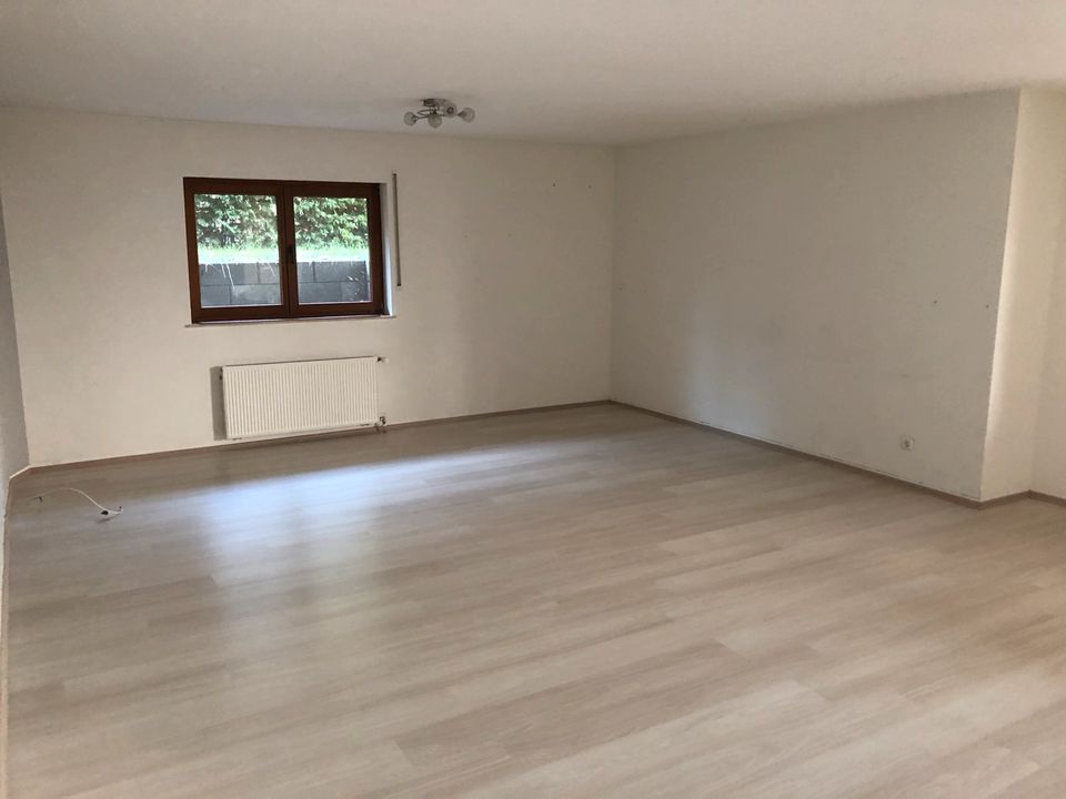 schöne 2 ZKB Wohnung in Rehlingen, 94 qm in Rehlingen-Siersburg