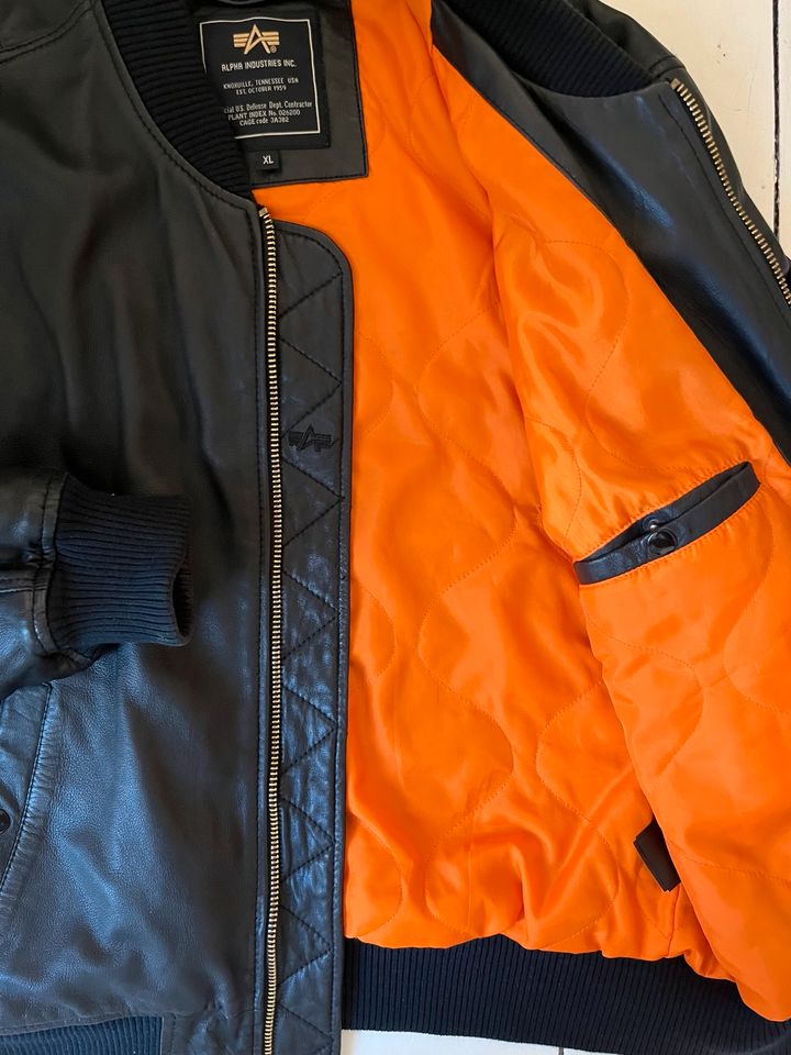 Alpha industries XL MA-1 Leather LW  Leder Bomberjacke in Berlin