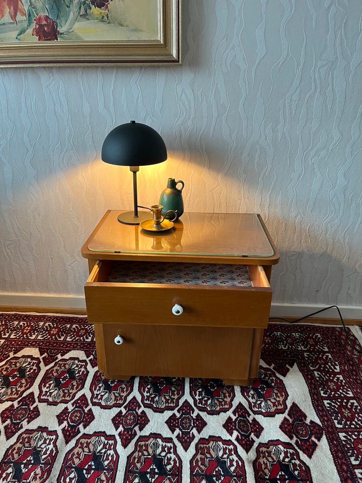 Vintage Nachttisch/ Mid-Century Kommode / Nachttischschrank in Trier