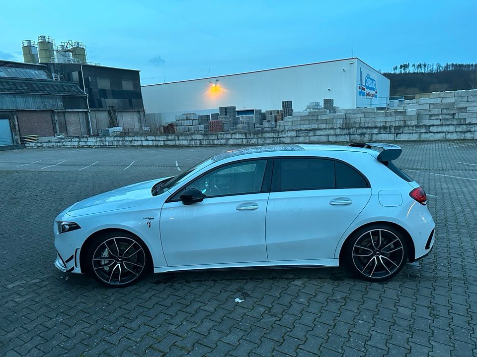 Mercedes A35 AMG  *Junge Sterne Garantie, Spoiler, Panoramadach* in Arnsberg