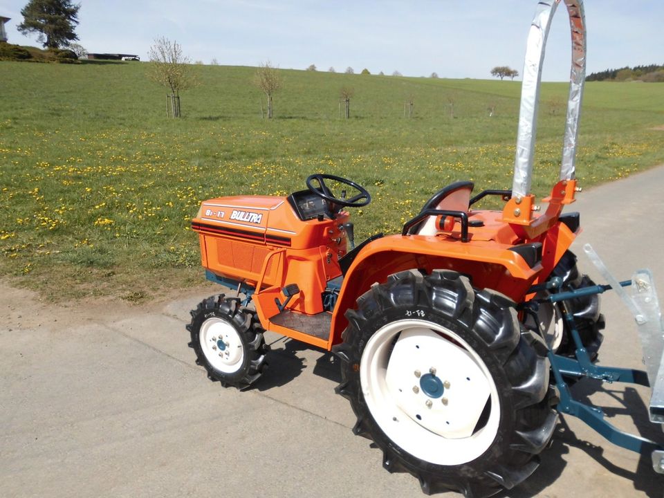 Kubota B1-16 Kleintraktor Allrad, Überrollbügel GEBRAUCHT in Brockscheid