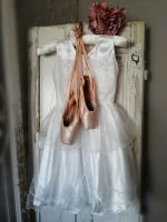 Alte Vintage Ballettschuhe spitzenschuhe ballerina Kleid weiß Bayern - Kirchroth Vorschau