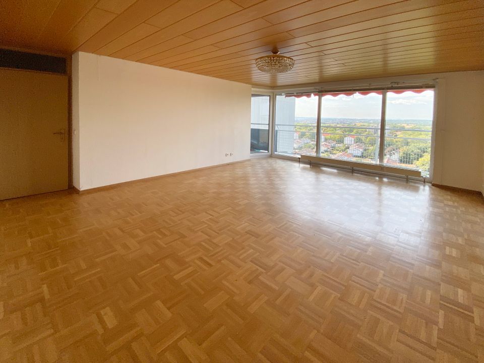 **S-Fasanenhof: 3-Zimmer-Wohnung mit viel Potential im 15. OG mit Weitblick** in Stuttgart