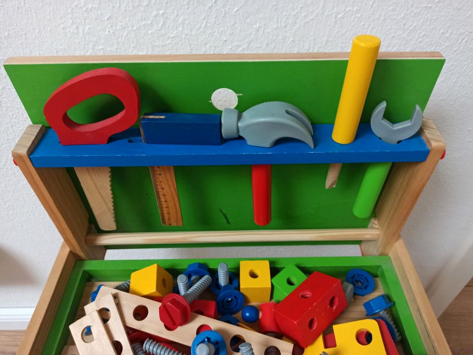 Werkzeugbank Spielzeug aus Holz in Vechelde