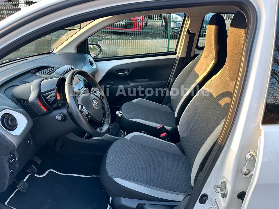 Toyota Aygo AYGO Team D/KAMERA/TEMP/APPLE-CARPLAY/KLIMA in Oer-Erkenschwick