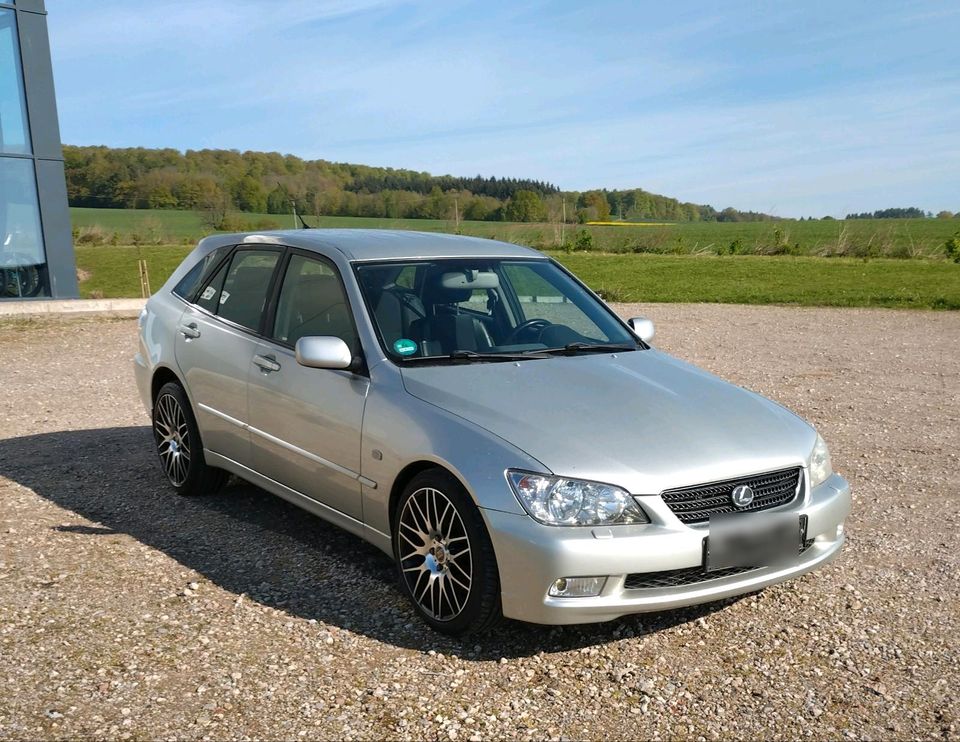 Lexus IS 200 Sportcross in Hameln