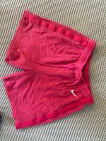 Nike Hose Sporthose Short berry lila Gr. 34 XS ( 170 176) Sport Bayern - Erding Vorschau