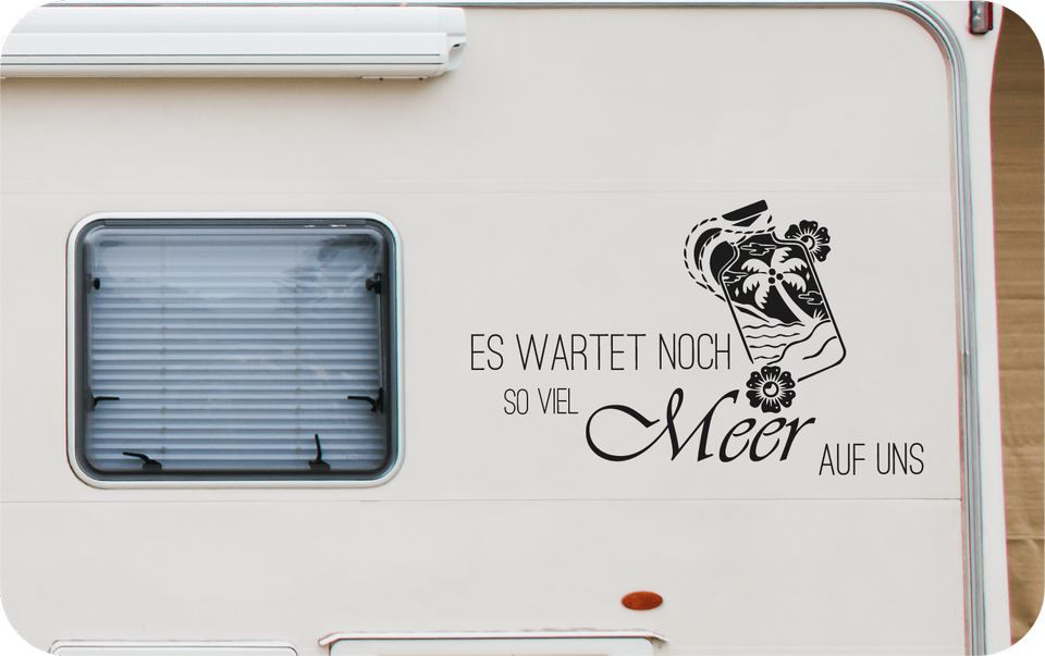 Es wartet.. | Wohnmobil, Wohnwagen Camping Aufkleber | Wandtattoo in Viersen