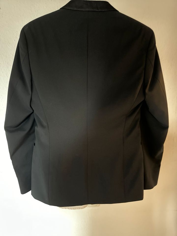 Hugo Boss Tuxedo Smoking Größe 46 - Komplett (Jacket und Hose) in Frankfurt am Main