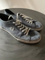 Sneaker / Turnschuhe von Fred Perry Größe 40 Baden-Württemberg - Nürtingen Vorschau