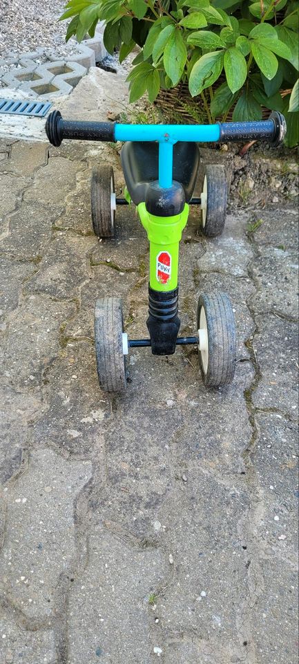 Puky Wutsch Rutscher grün blau Roller Kinderfahrzeug in Steinfeld