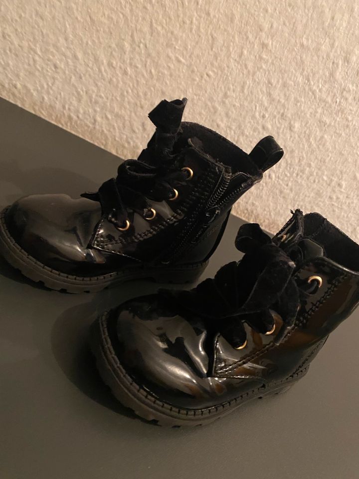 Mädchen Stiefel Lack H&M 22 in Neckarsulm