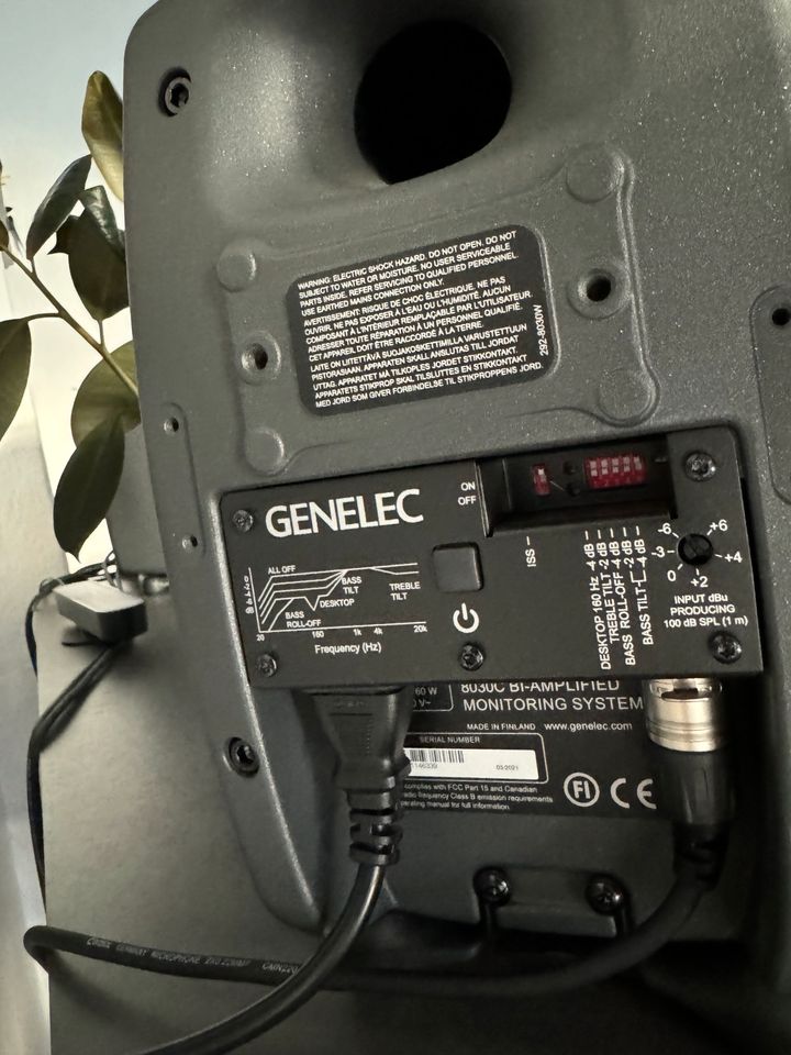 Genelec 8030 CP 2x - like new in Berlin
