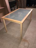 Tisch mit Glasplatte / Esstisch / Schreibtisch / Arbeitstisch Hessen - Karben Vorschau