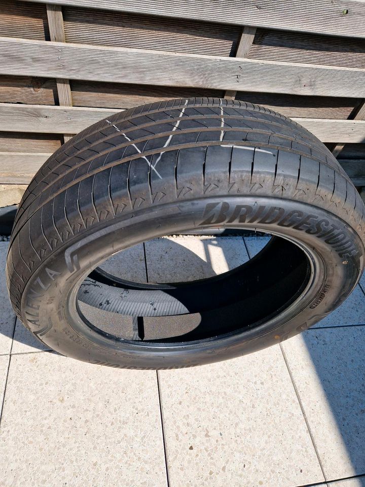 Sommer Reifen von Bridgestone Alenza 235/55/R19/101 ohne Felgen in Bad Oldesloe
