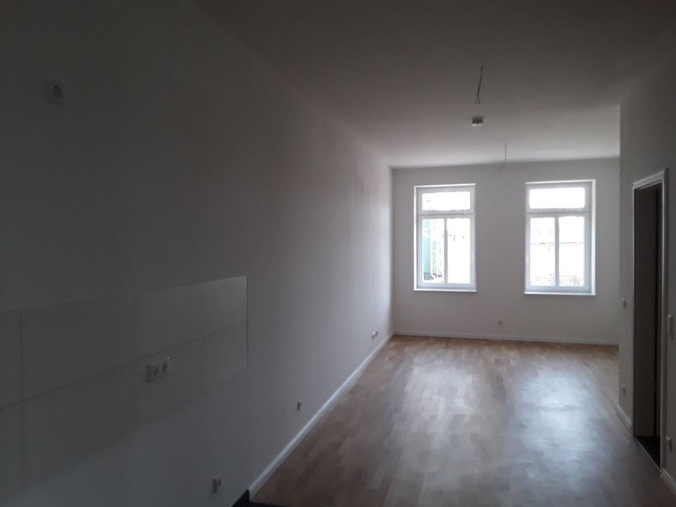 (53/02) 2 - Zimmer im EG mit Küche und Terasse hochwertig saniert in Magdeburg Buckau in Magdeburg