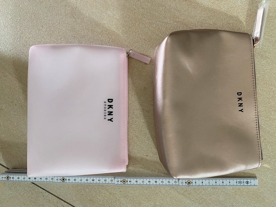 DKNY Kulturbeutel Tasche Kosmetiktasche Beutel metallic neu Rosé in Bayern  - Ingolstadt | eBay Kleinanzeigen ist jetzt Kleinanzeigen