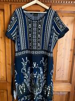 Kleid gemustert neuwertig Kr. Dachau - Odelzhausen Vorschau