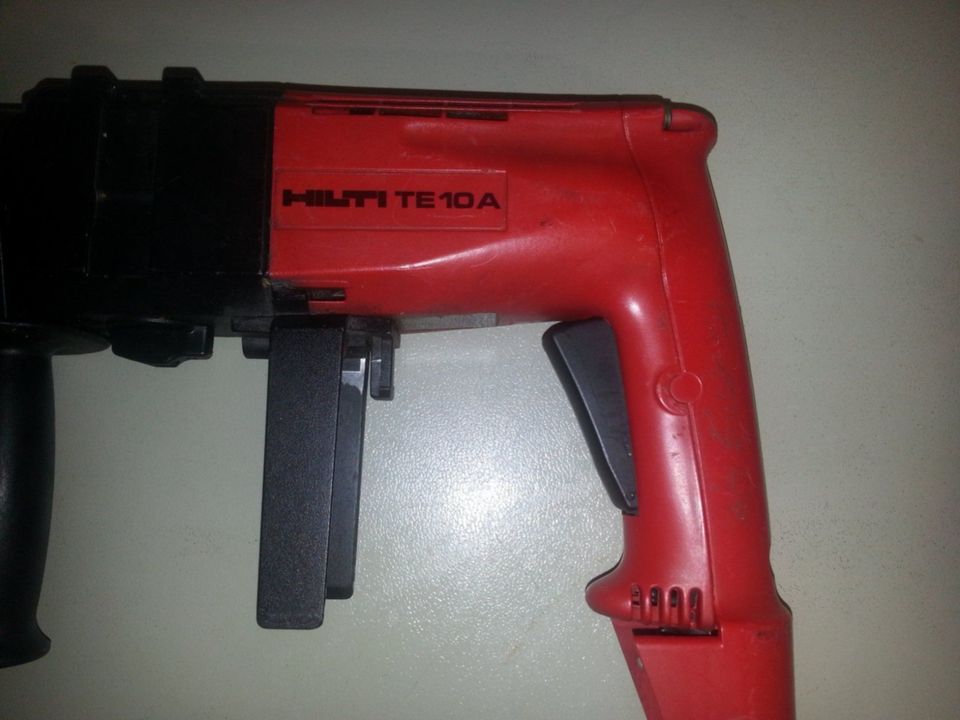 Hilti TE10 A Akkubohrhammermit gebrauchter Zustand in Mietraching