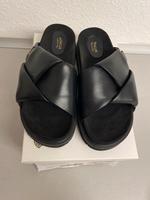 Moncler Fantine Sandalen Schwarz 38 Niedersachsen - Adelheidsdorf Vorschau