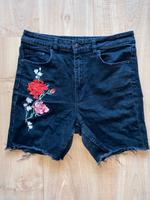 Kurze Hose, Jeansshorts mit Blumen Schleswig-Holstein - Neumünster Vorschau