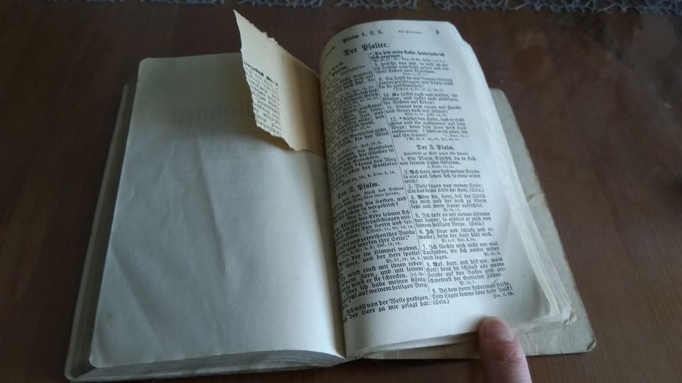 Bibel von 1939 und Gesangbuch von 1888 in Chemnitz