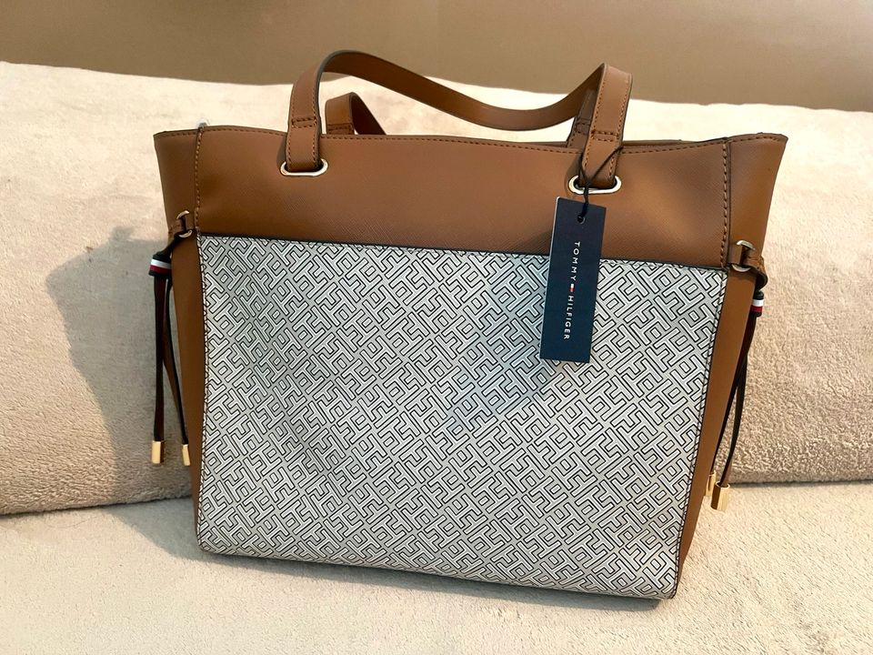 Tommy Hilfiger Tasche Tote neu mit Etikett in Ascheberg