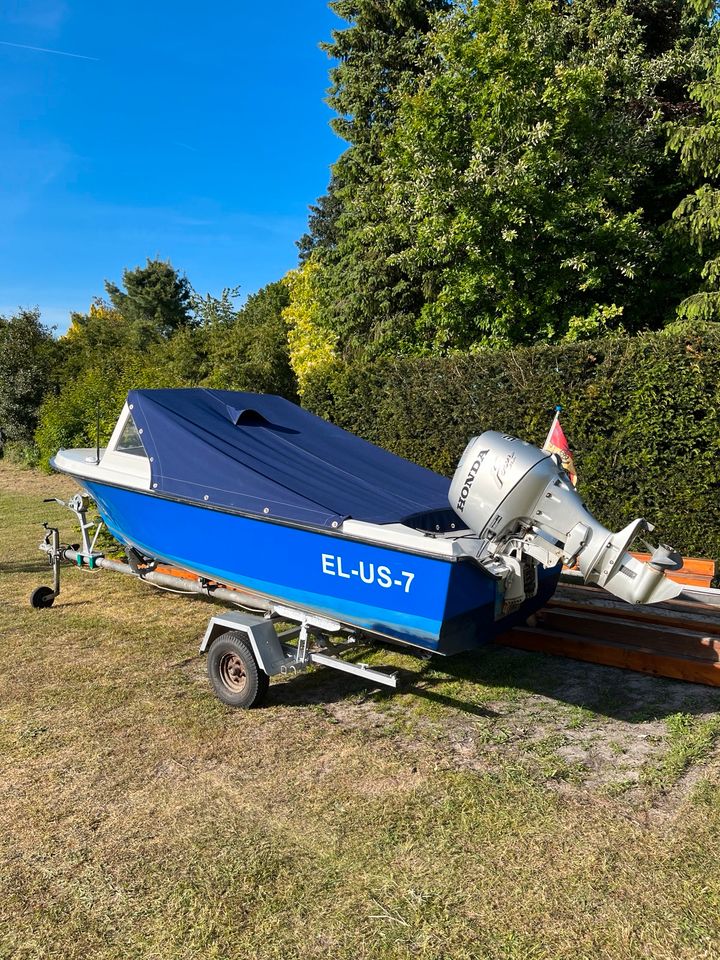 Sportboot 30PS Außenborder in Fresenburg
