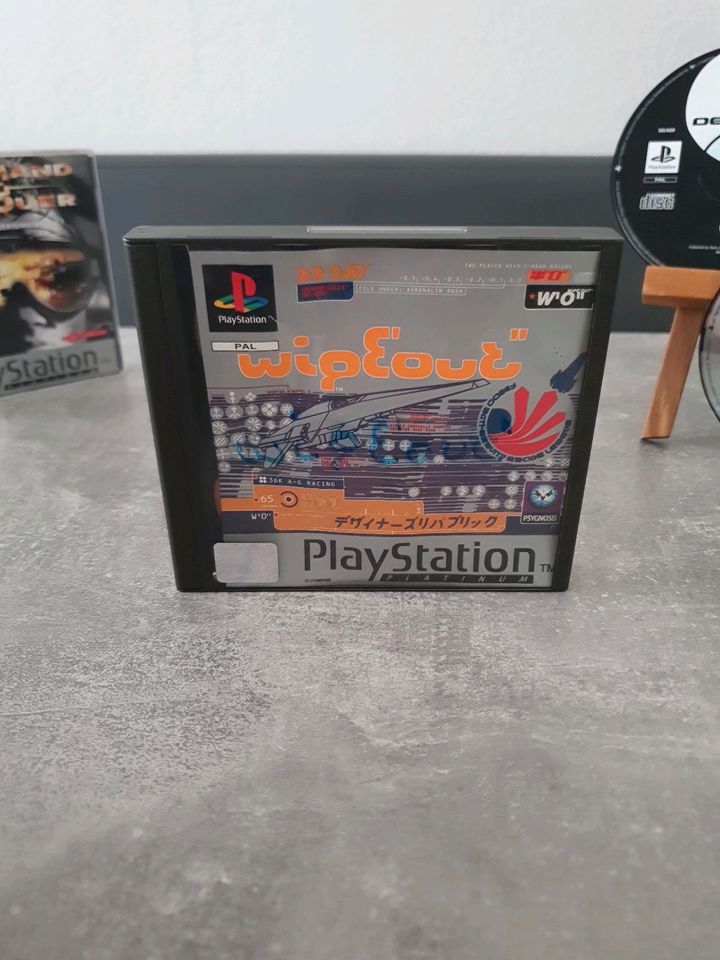 Playstation 1 Konsole komplett mit Spielen in Köln