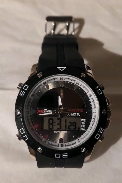 Design-Chronograph mit Solarzelle in Hessen - Hessisch Lichtenau | eBay  Kleinanzeigen ist jetzt Kleinanzeigen