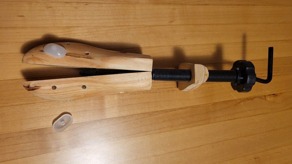 1 Schraub- Schuh- Dehner /- Spanner / - Weiter aus Holz in Edingen-Neckarhausen